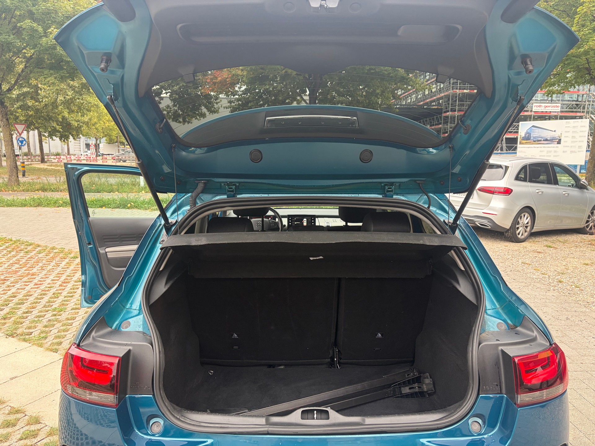 CITROEN C4 Cactus 1.2 Pure Tech Shine EAT6-image-13
