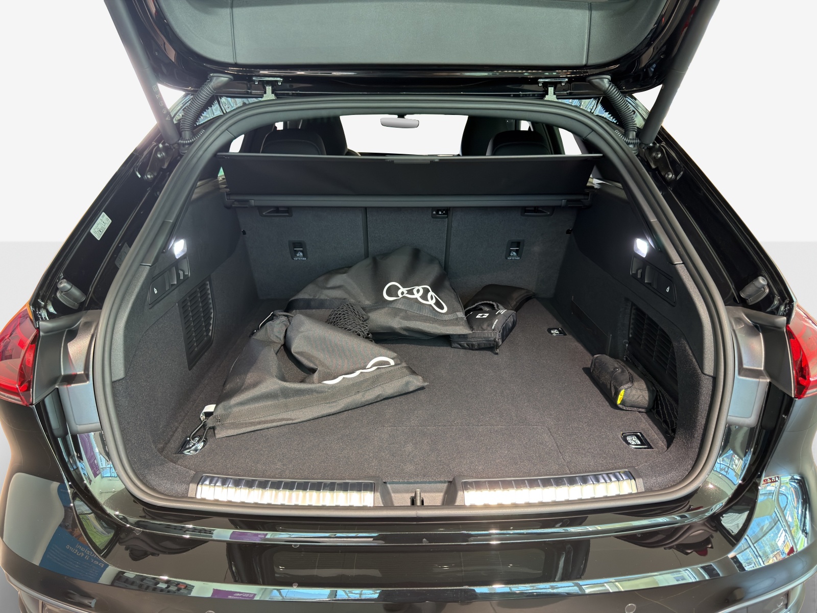 AUDI A5 Avant e-hybrid quattro 270 kW S tronic-image-11
