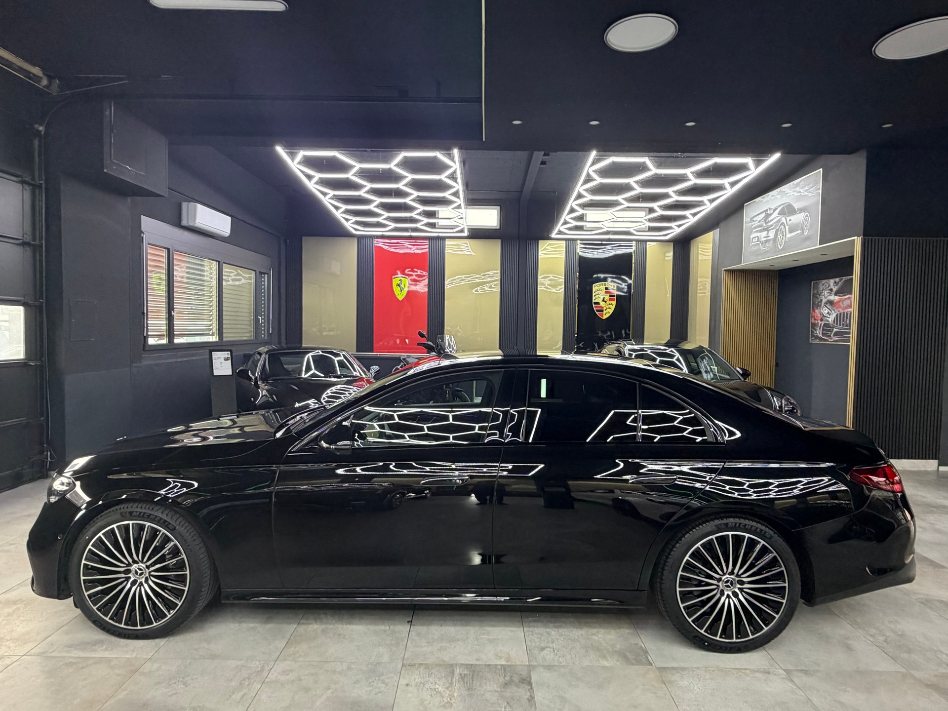MERCEDES-BENZ E 220 d 4Matic 9G-Tronic-image-7