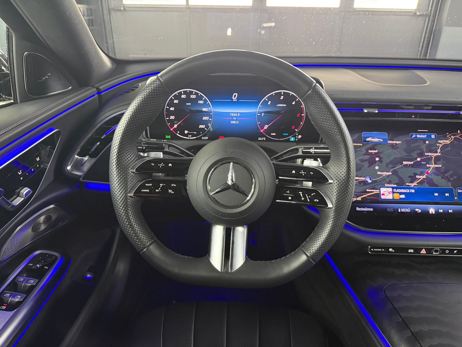 MERCEDES-BENZ E 220 d 4Matic 9G-Tronic-image-13