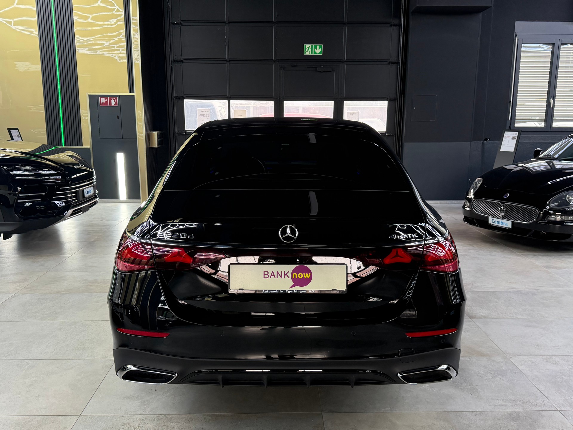 MERCEDES-BENZ E 220 d 4Matic 9G-Tronic-image-5