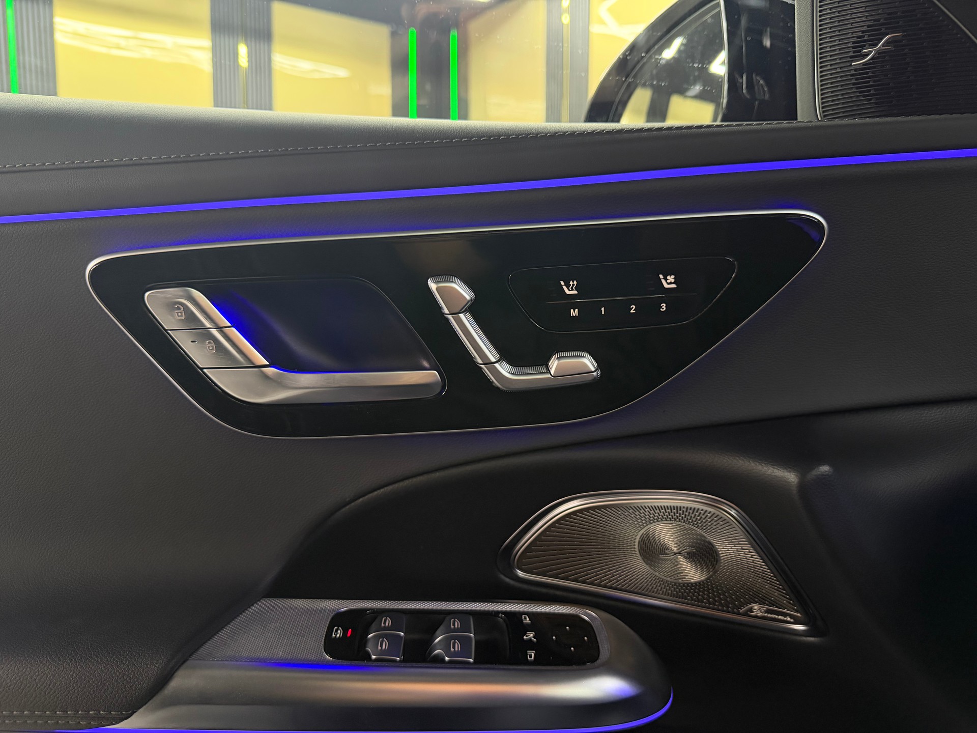 MERCEDES-BENZ E 220 d 4Matic 9G-Tronic-image-23