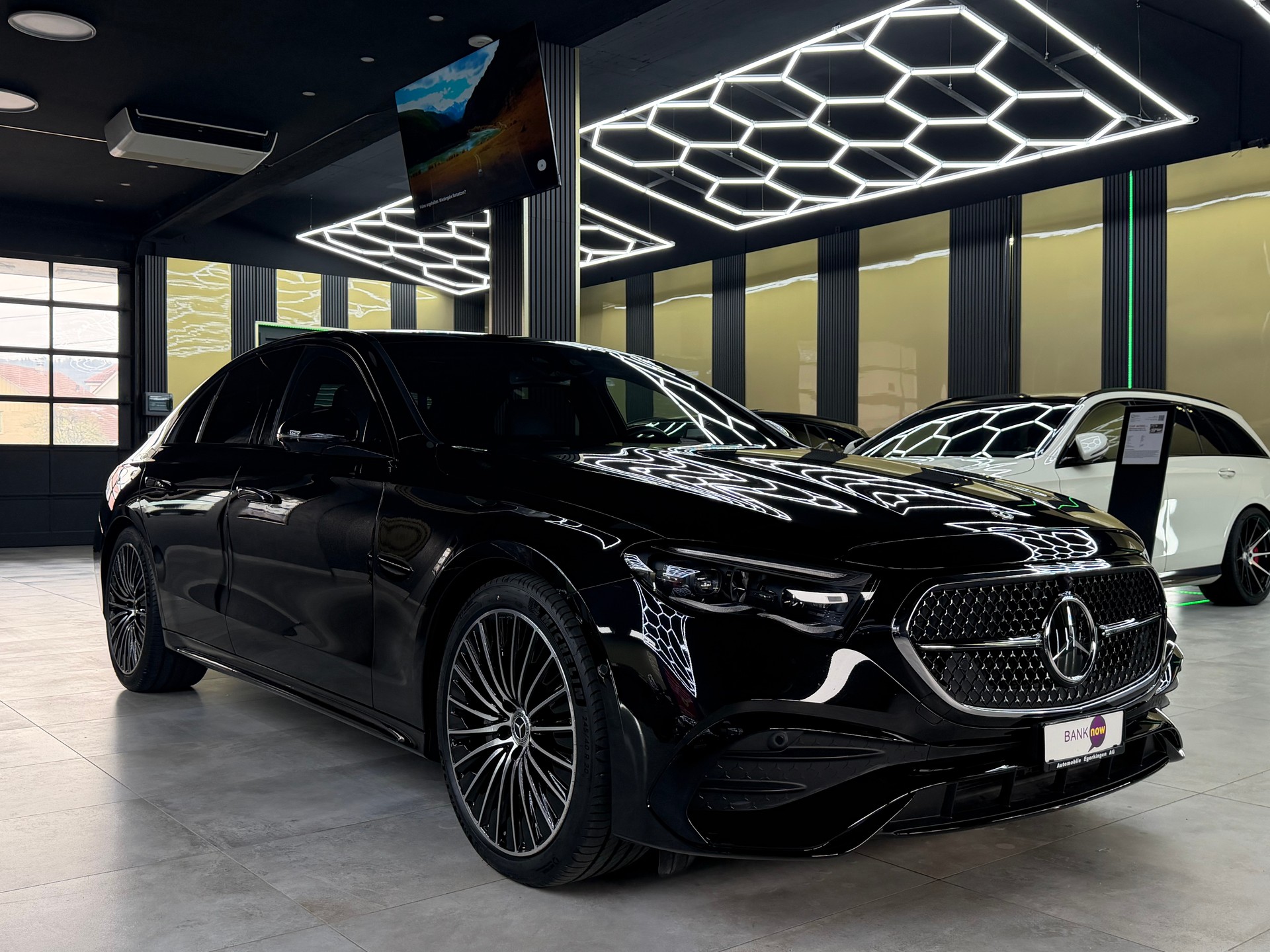 MERCEDES-BENZ E 220 d 4Matic 9G-Tronic-image-2