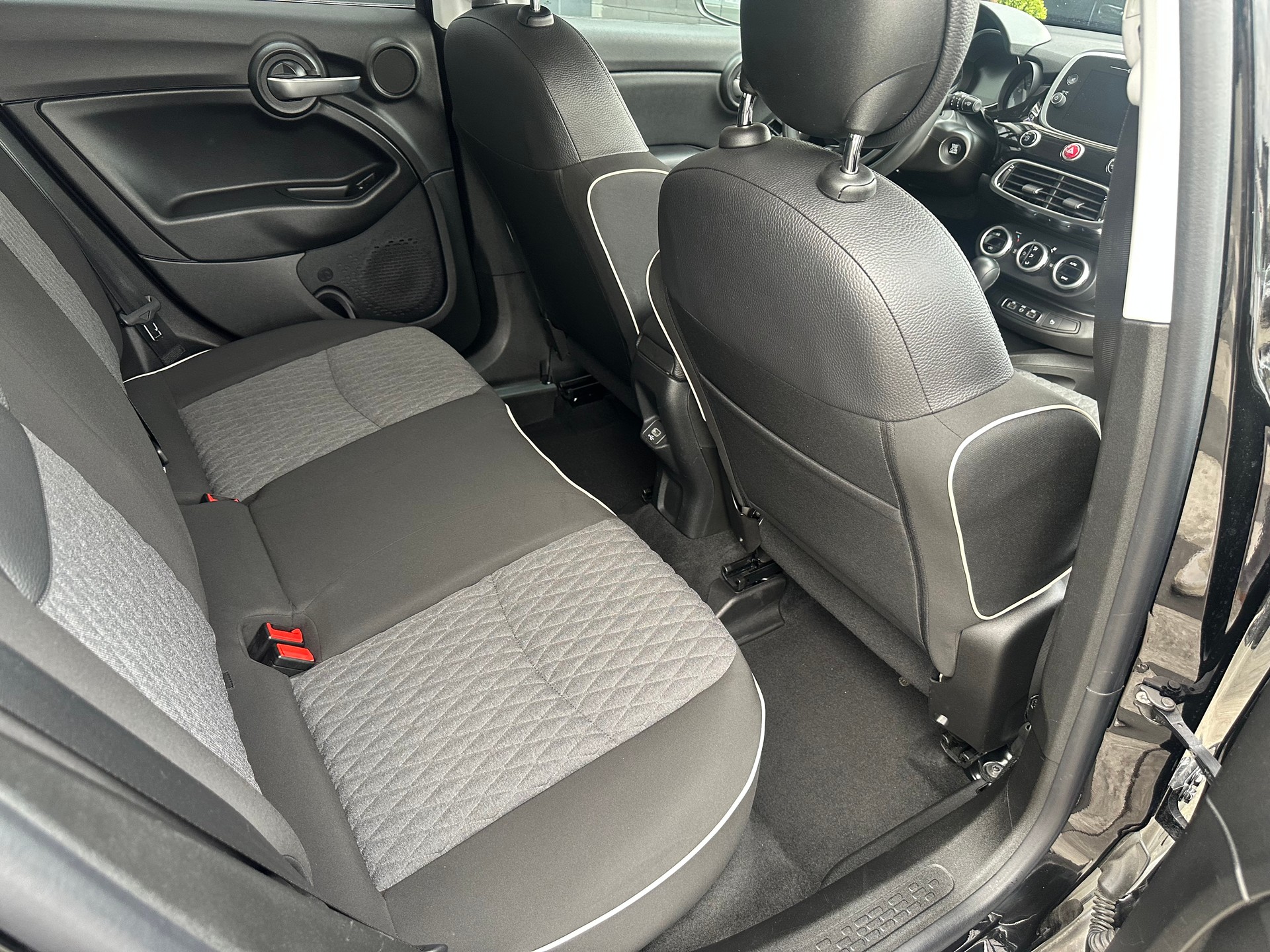 FIAT 500X 1.3 TBGSE City Cross-image-15