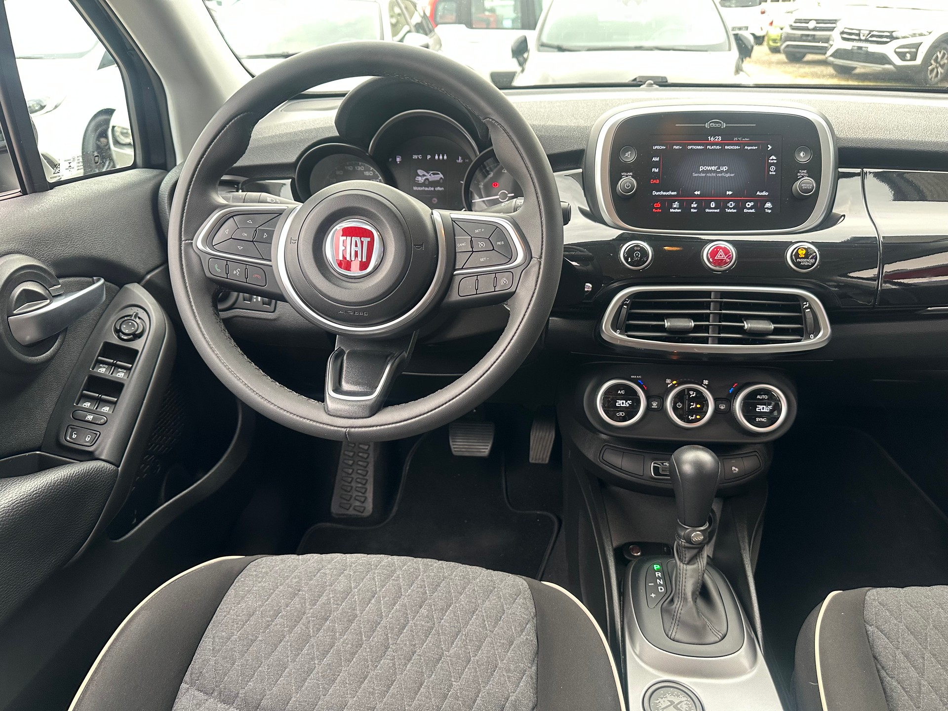 FIAT 500X 1.3 TBGSE City Cross-image-18