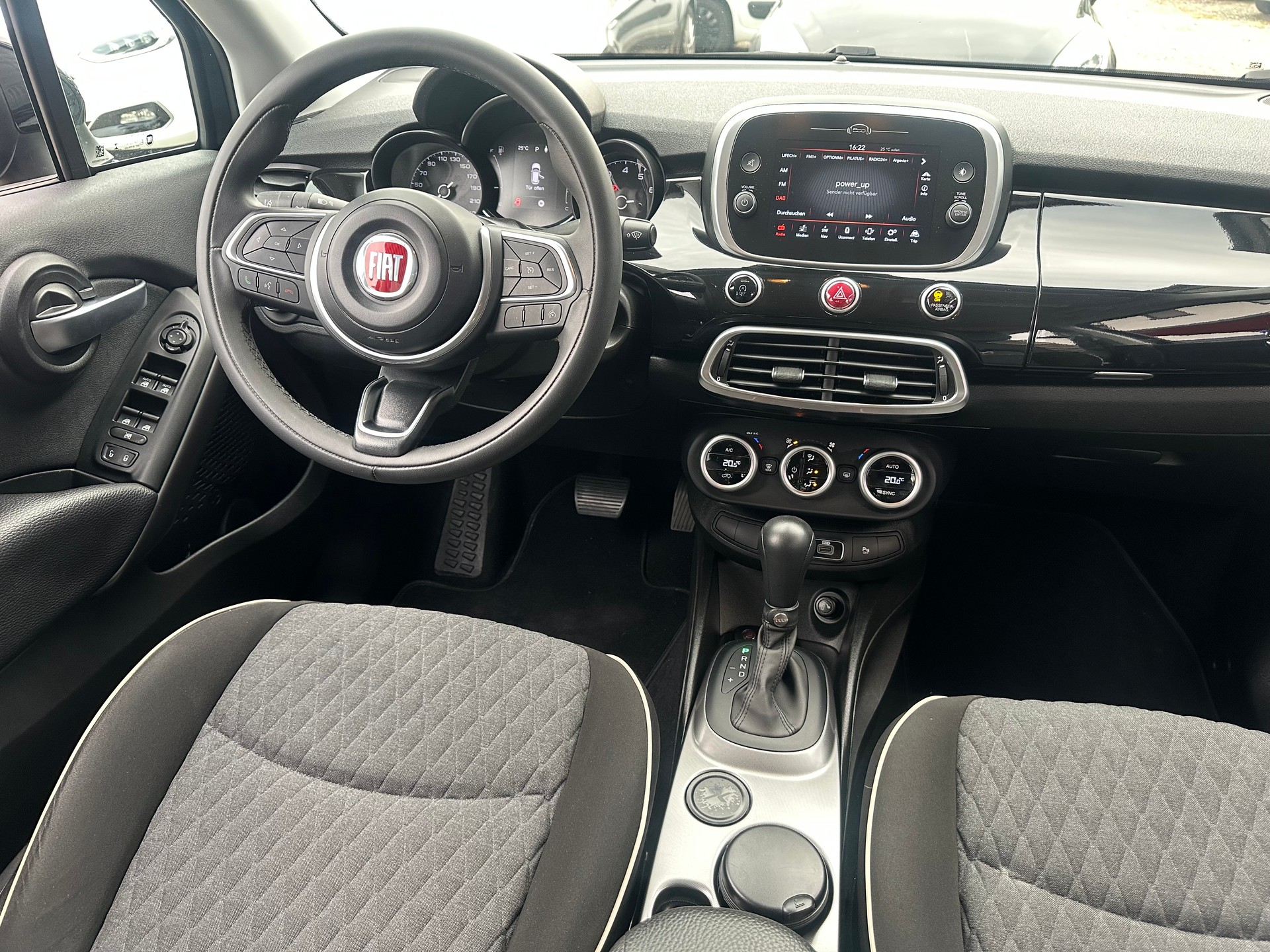 FIAT 500X 1.3 TBGSE City Cross-image-11
