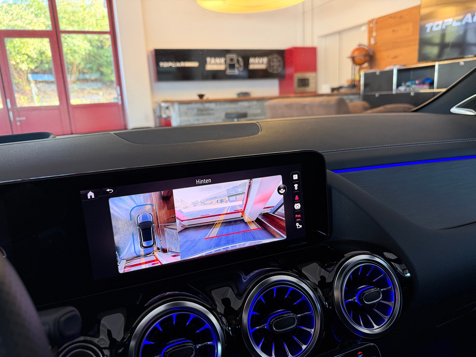 MERCEDES-BENZ GLA 250 4Matic AMG Line 8G-DCT-image-20