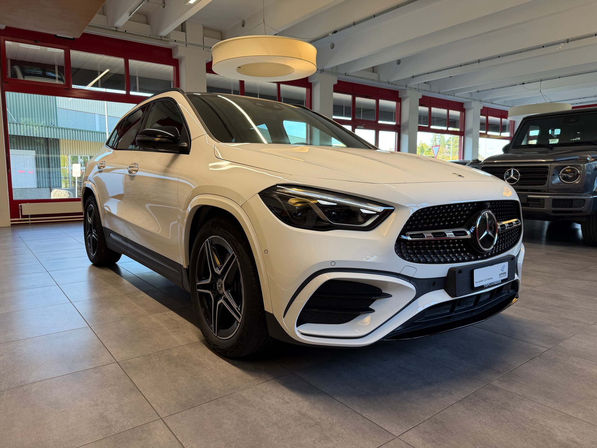 MERCEDES-BENZ GLA 250 4Matic AMG Line 8G-DCT-image-6