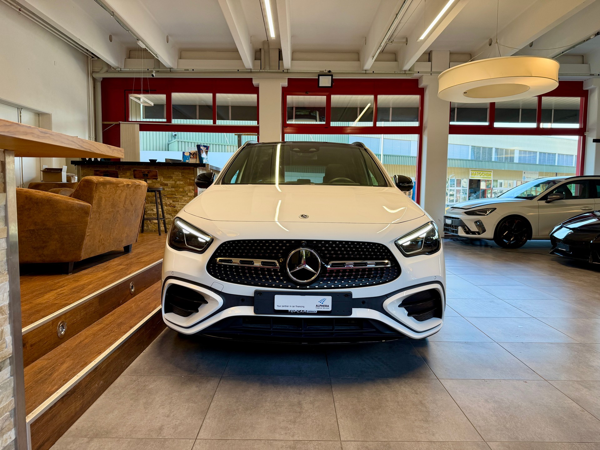 MERCEDES-BENZ GLA 250 4Matic AMG Line 8G-DCT-image-7