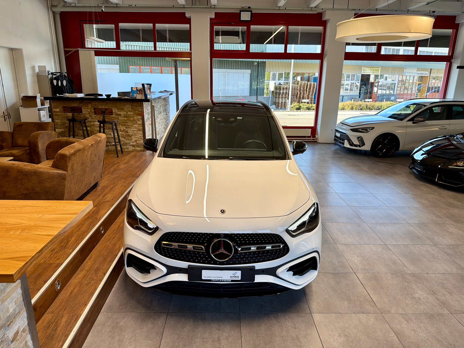 MERCEDES-BENZ GLA 250 4Matic AMG Line 8G-DCT-image-8