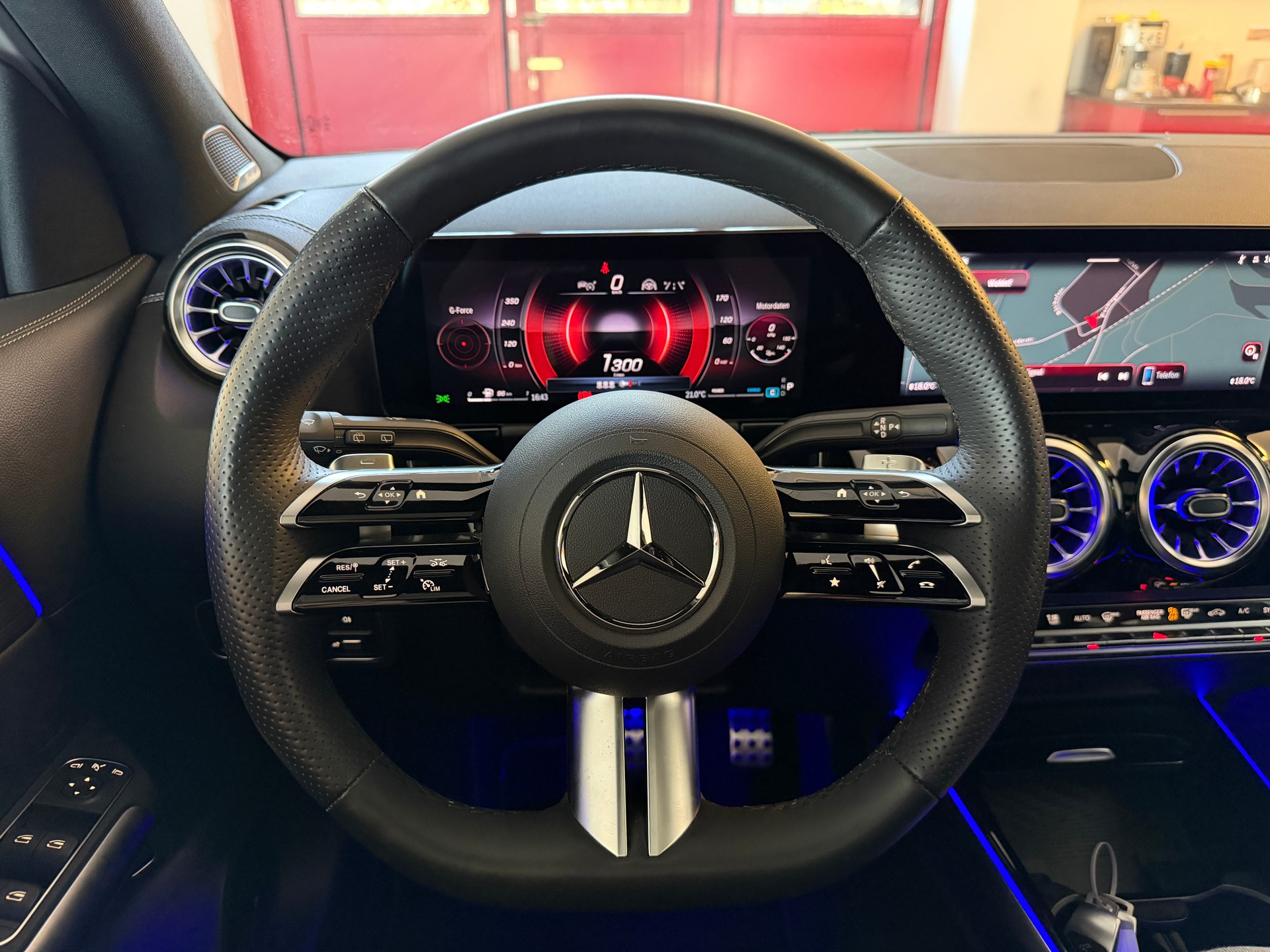 MERCEDES-BENZ GLA 250 4Matic AMG Line 8G-DCT-image-16