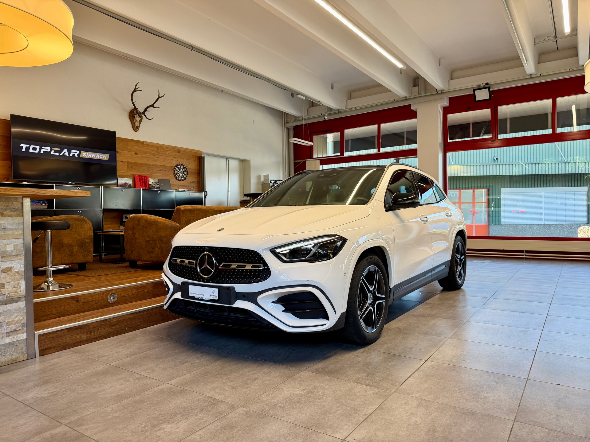 MERCEDES-BENZ GLA 250 4Matic AMG Line 8G-DCT-image-1