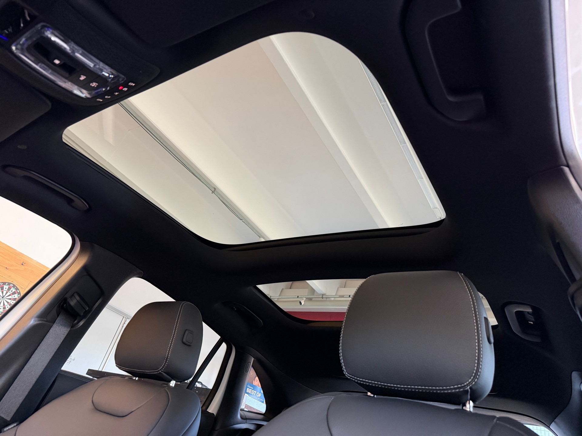MERCEDES-BENZ GLA 250 4Matic AMG Line 8G-DCT-image-15
