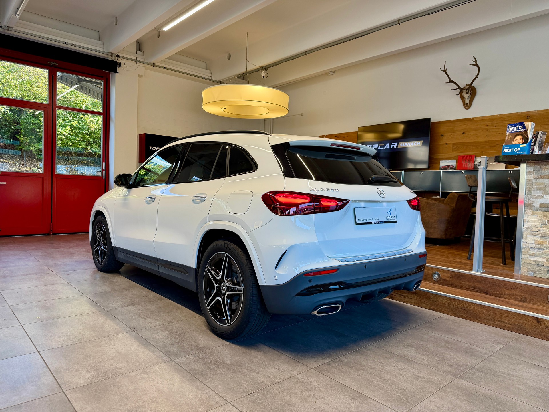 MERCEDES-BENZ GLA 250 4Matic AMG Line 8G-DCT-image-3