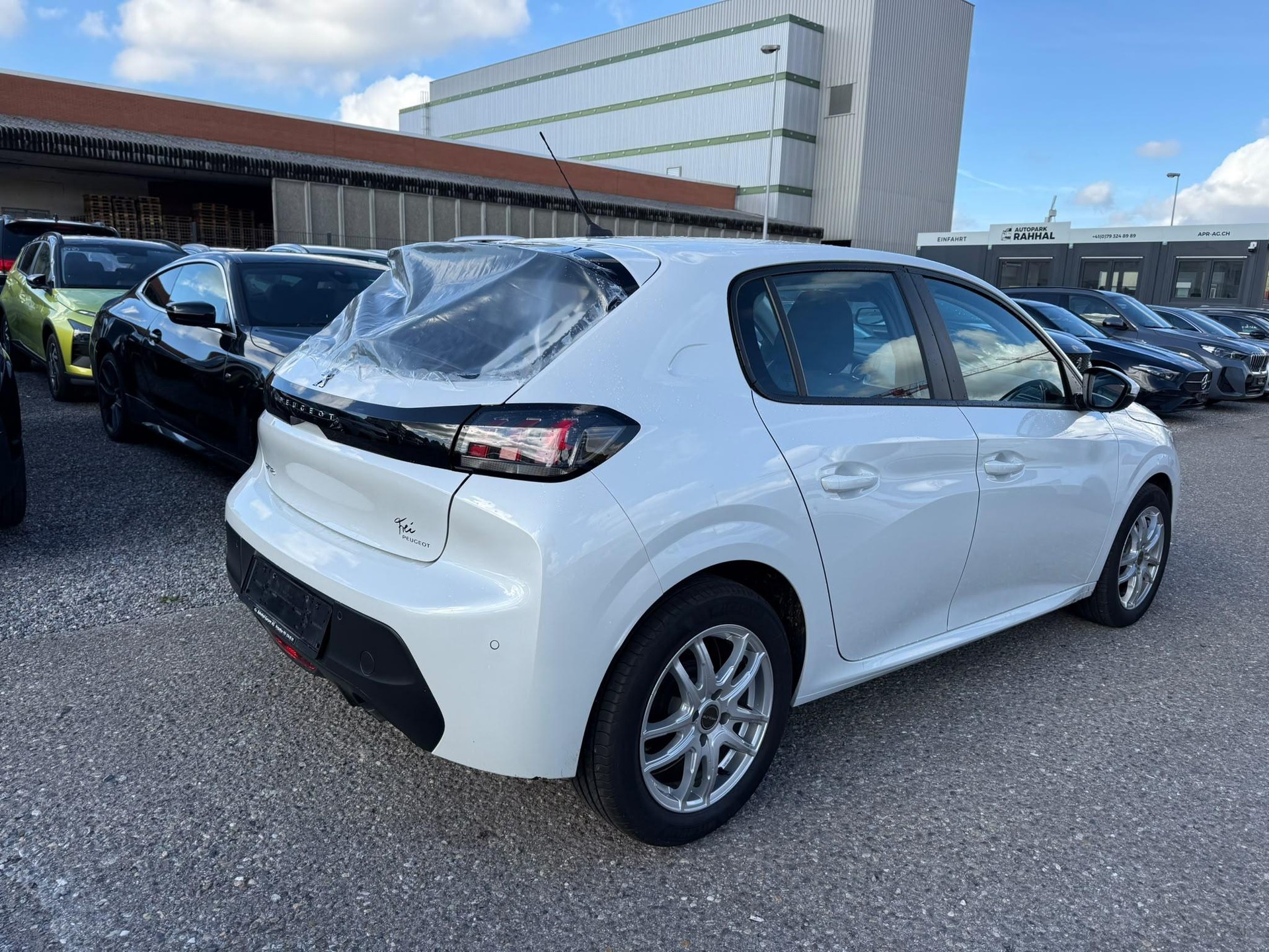 PEUGEOT 208 1.2 PureTech Active-image-4