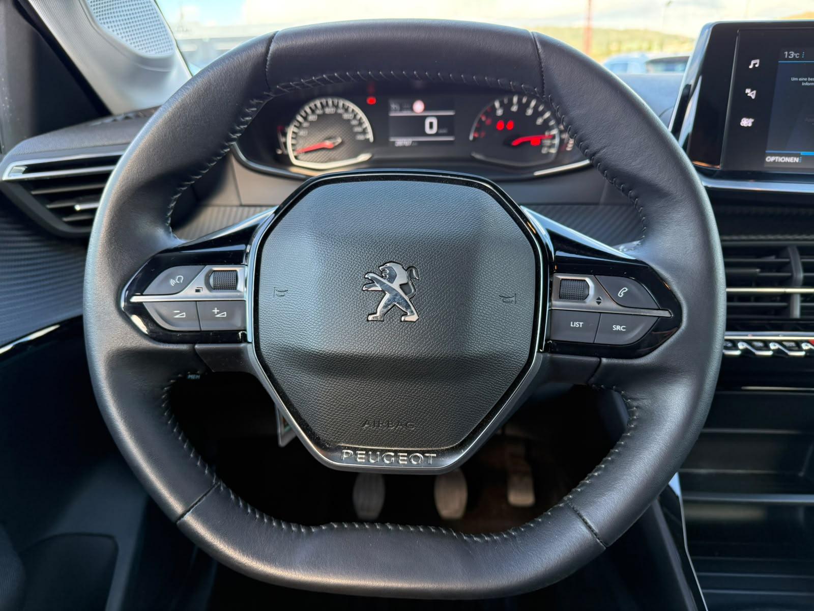 PEUGEOT 208 1.2 PureTech Active-image-11