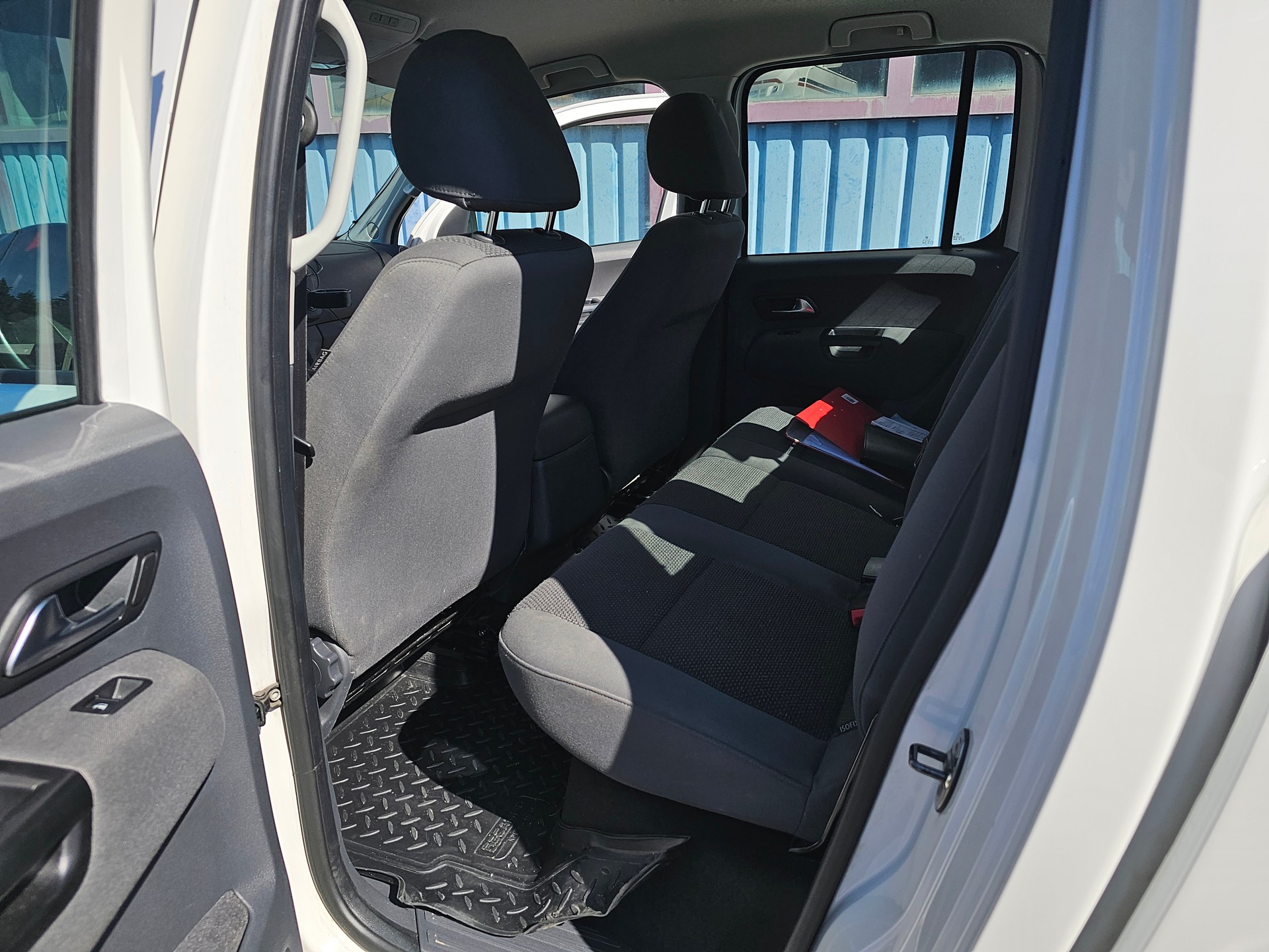 VW Amarok 2.0 BiTDI Trendline 4Motion permanent-image-9