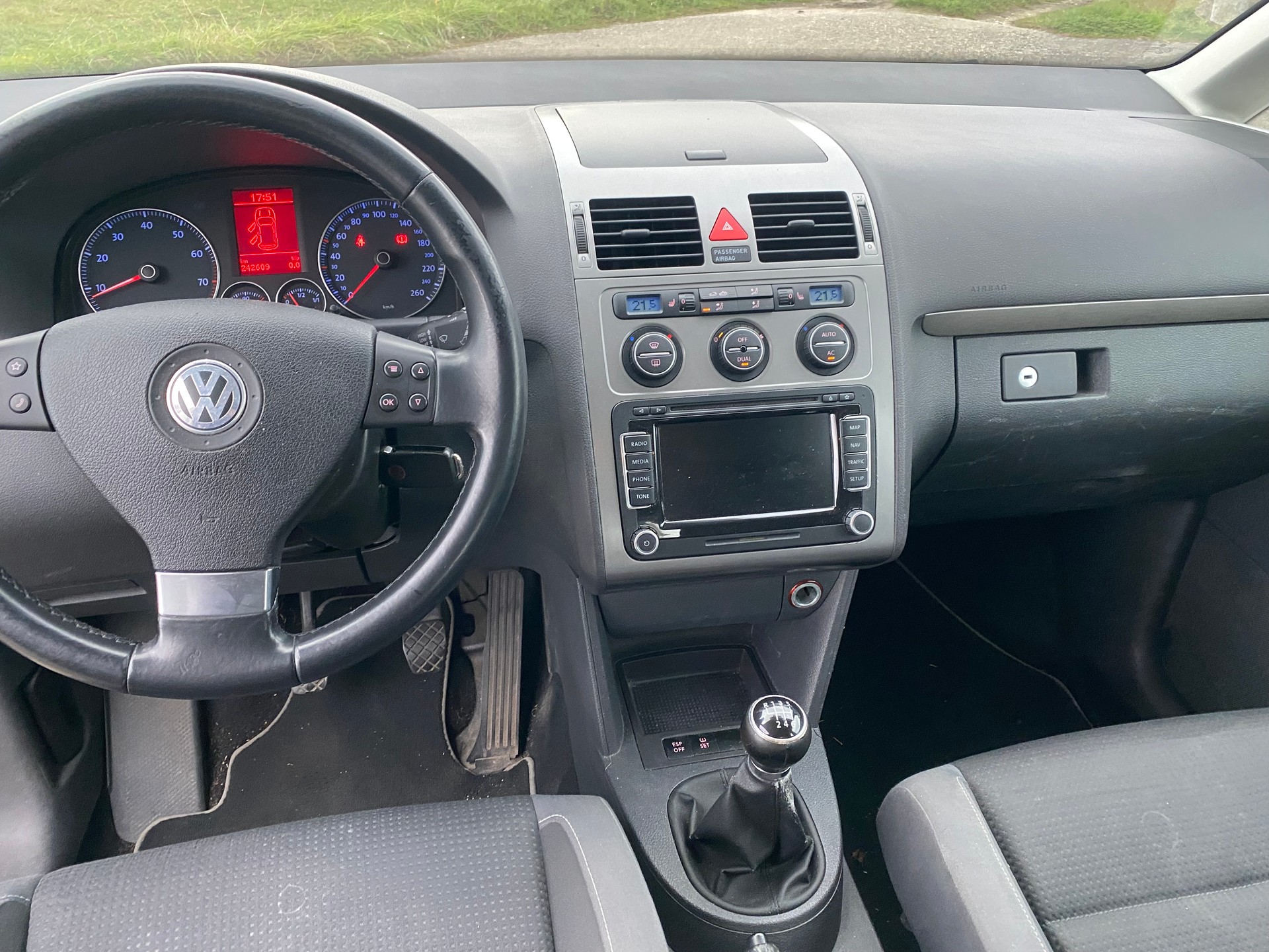 VW Touran 1.4 TSI Trendline-image-5