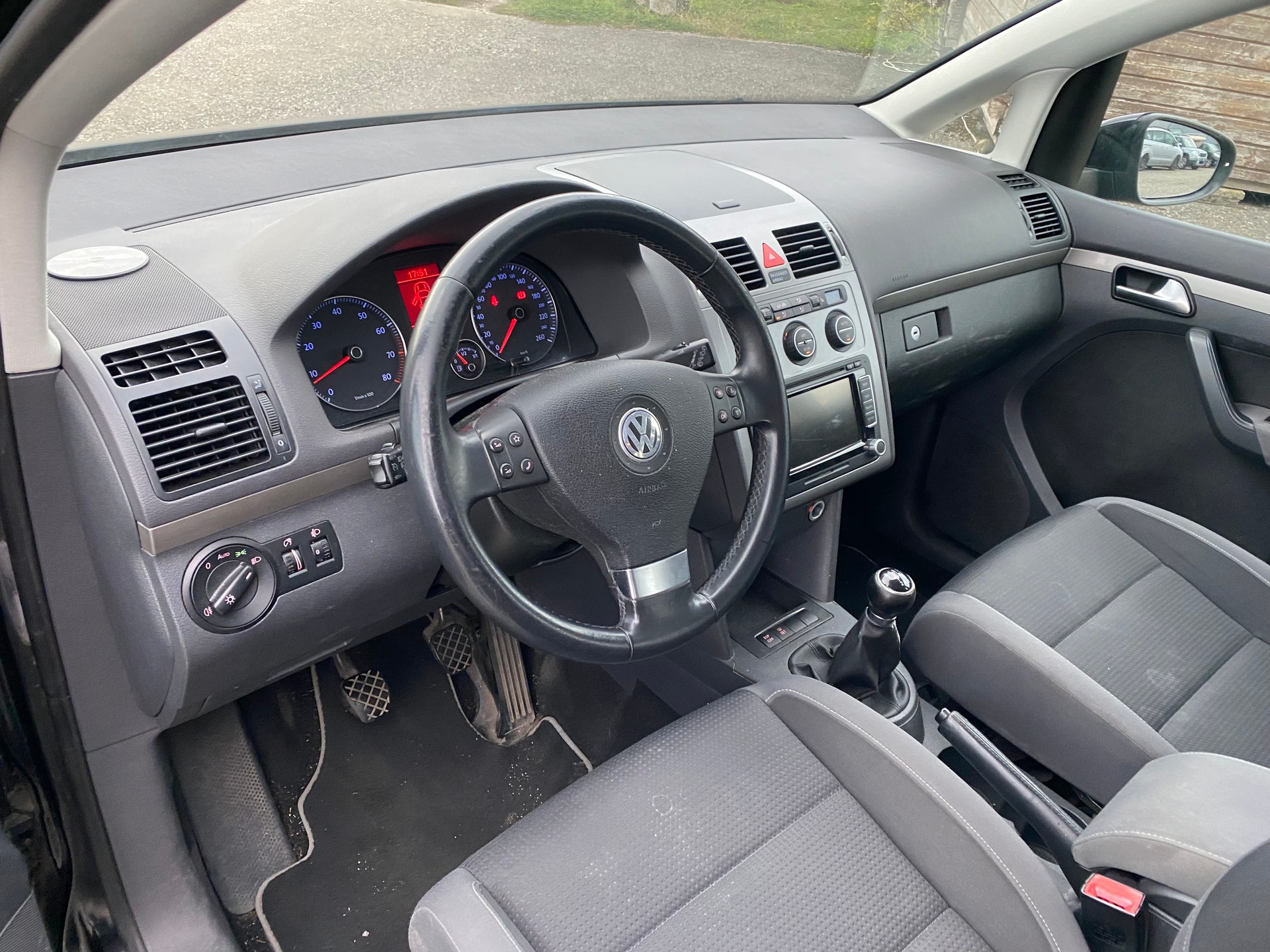 VW Touran 1.4 TSI Trendline-image-4