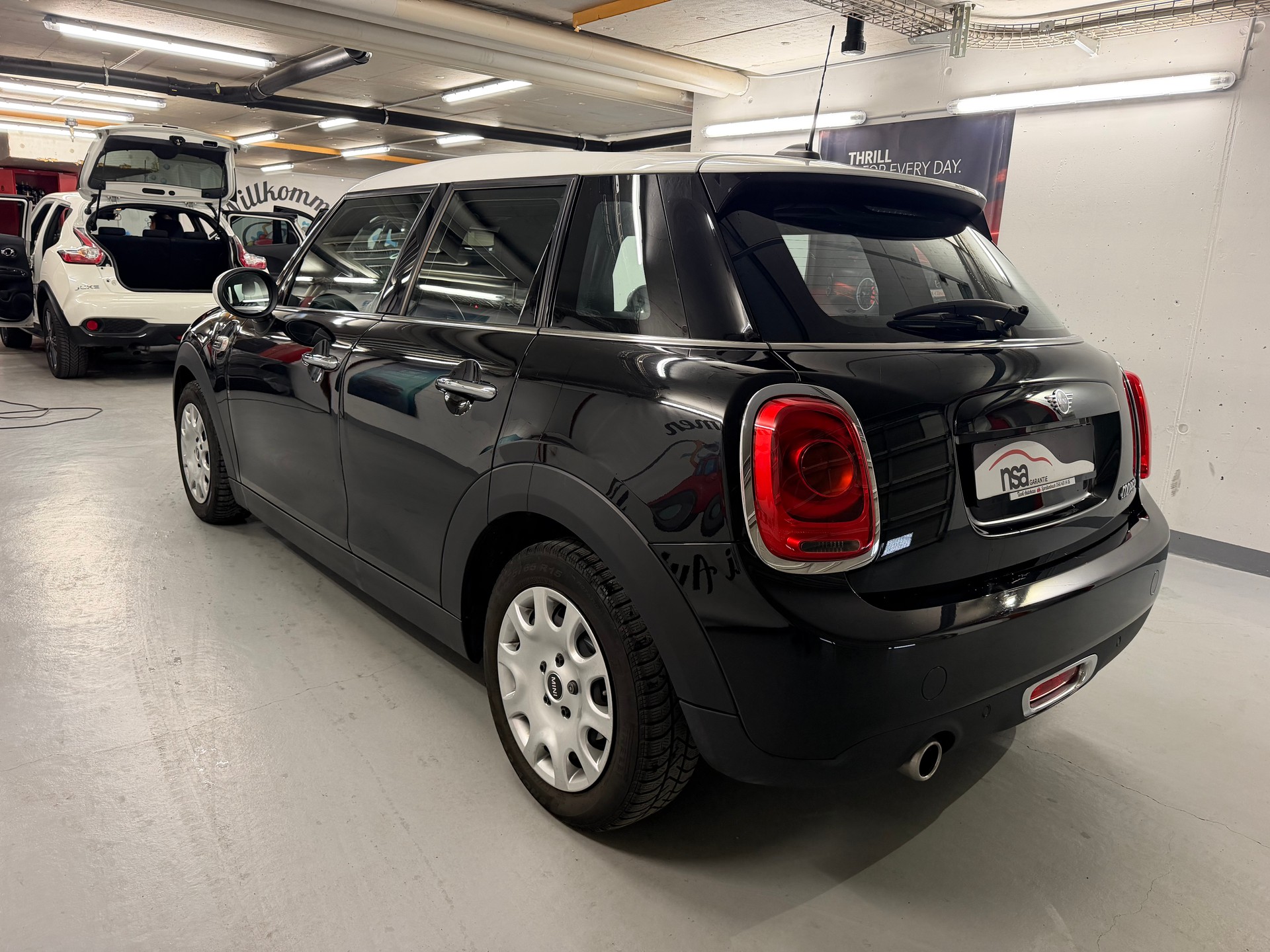 MINI Cooper Blackyard-image-4