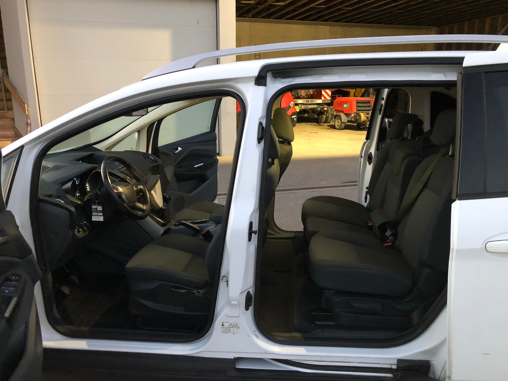 FORD Grand C-Max 1.0 SCTi Carving-image-9