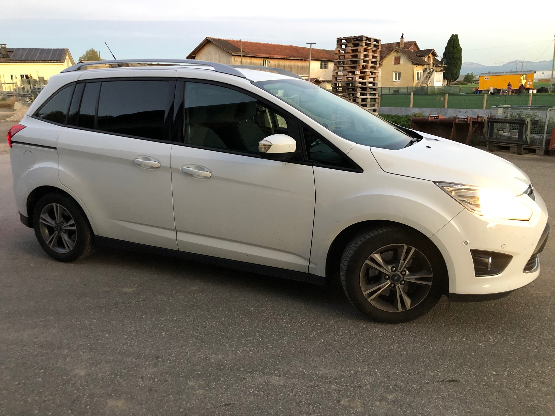 FORD Grand C-Max 1.0 SCTi Carving-image-2
