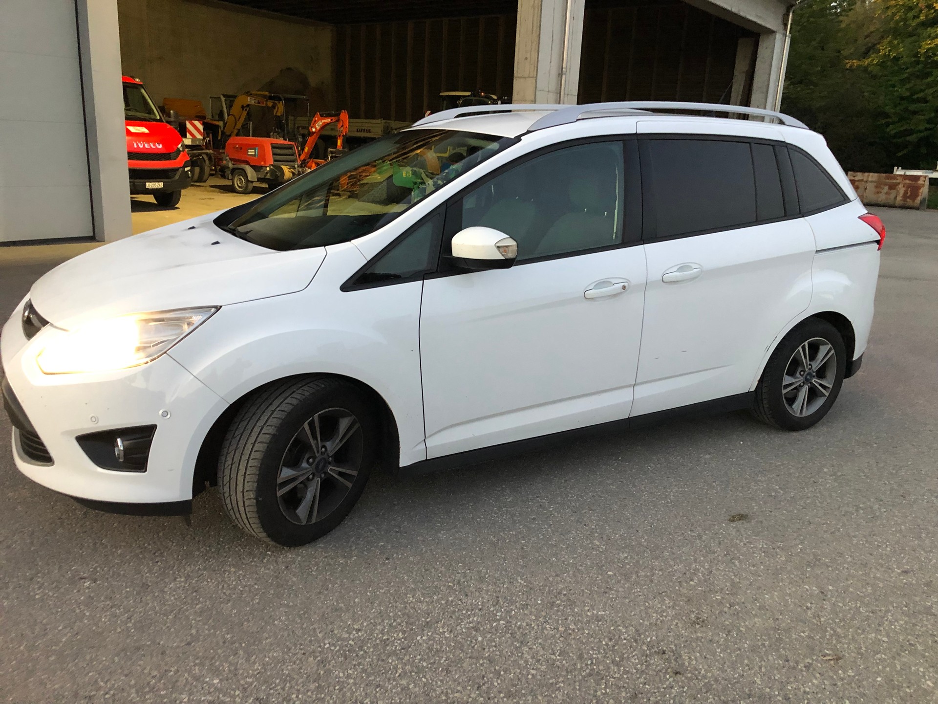FORD Grand C-Max 1.0 SCTi Carving-image-1