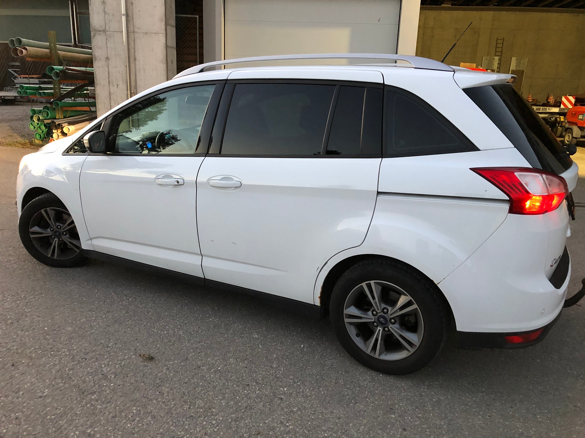 FORD Grand C-Max 1.0 SCTi Carving-image-4