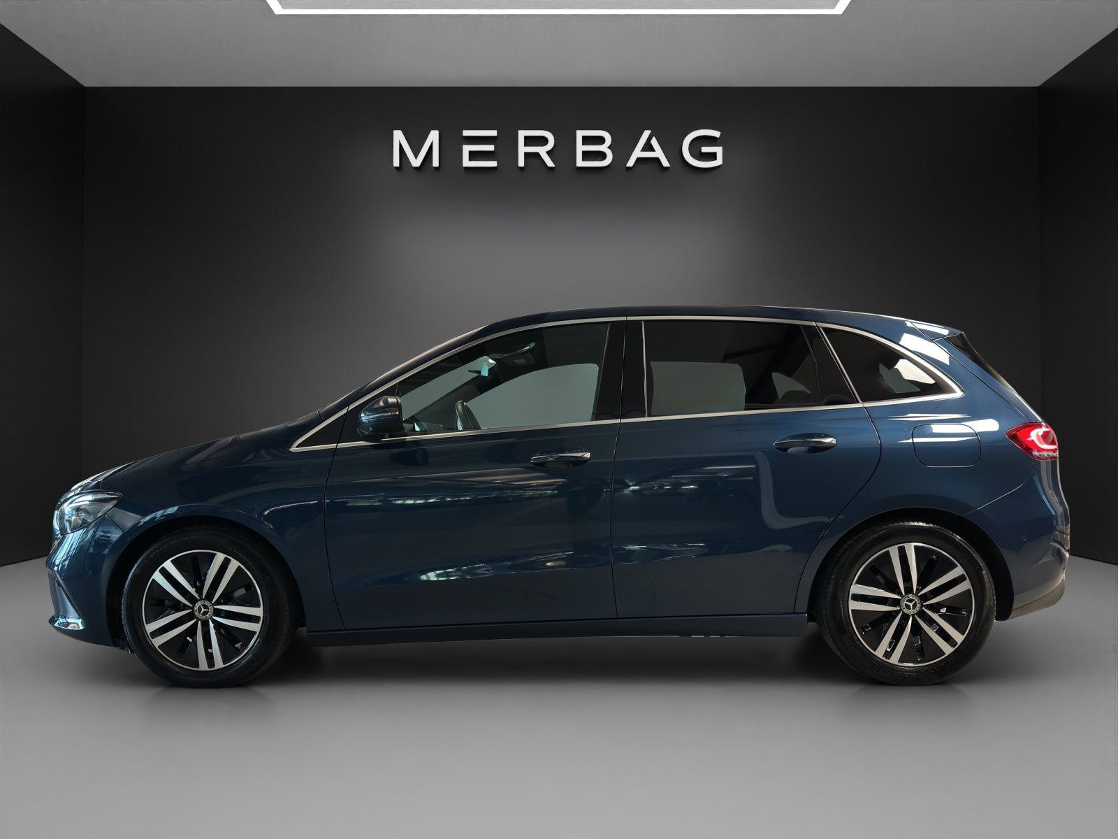 MERCEDES-BENZ B 200 4M Progressive-image-2