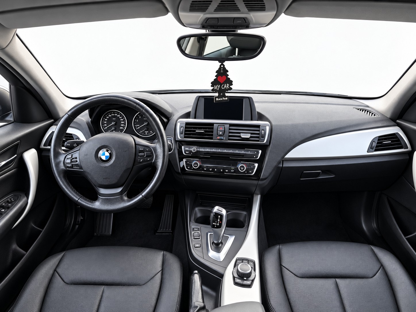 BMW 118i Sport Line-image-5