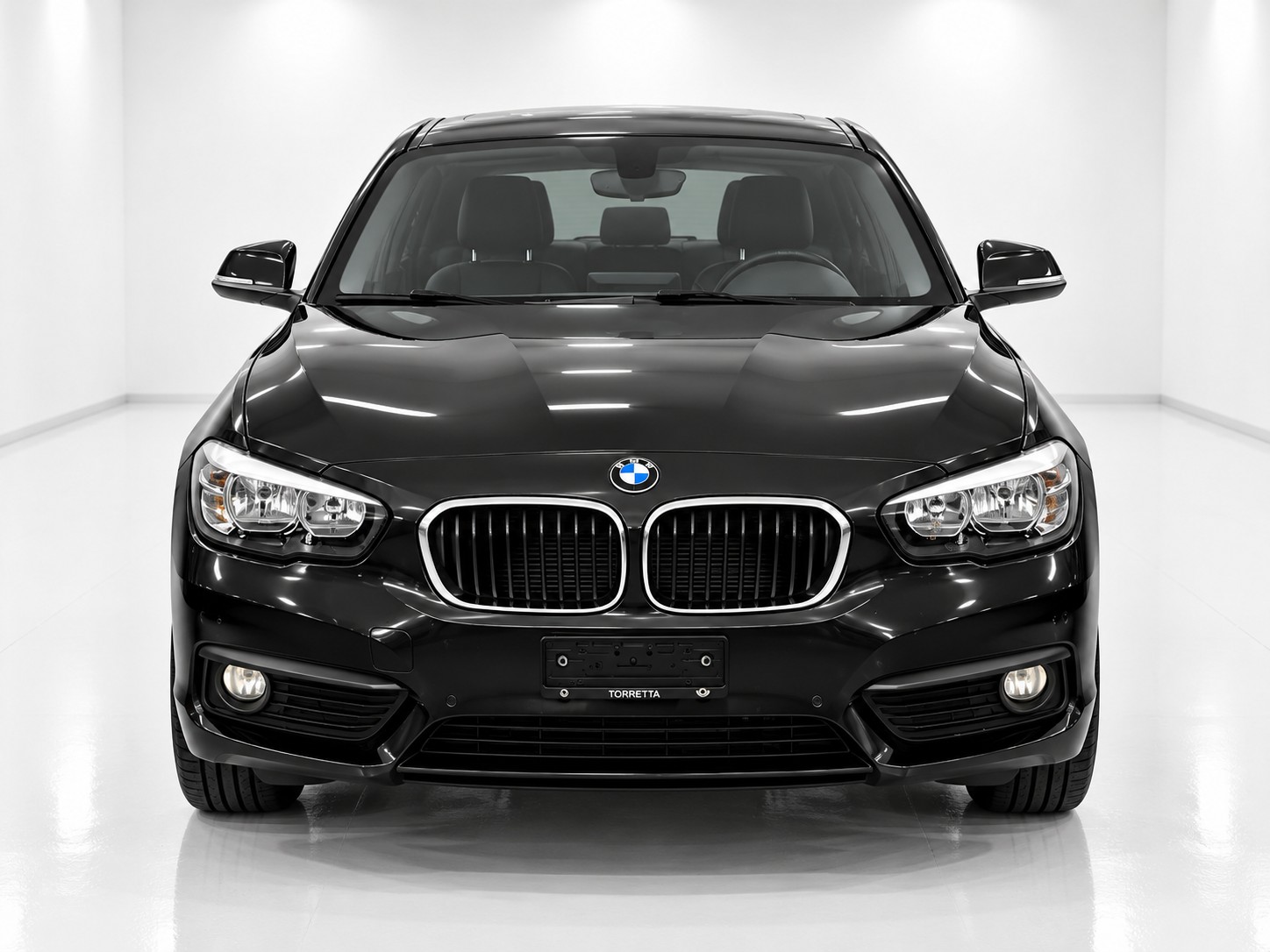 BMW 118i Sport Line-image-1