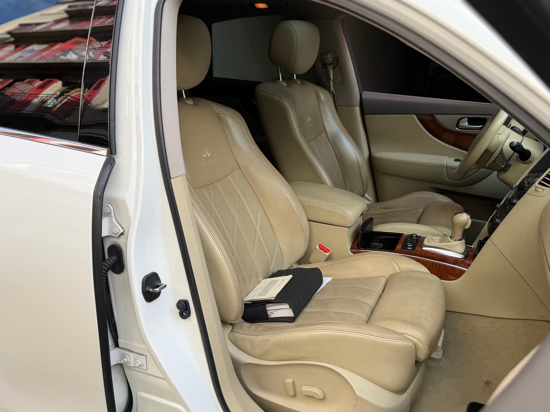 INFINITI FX30d GT Premium AWD Automatic-image-8