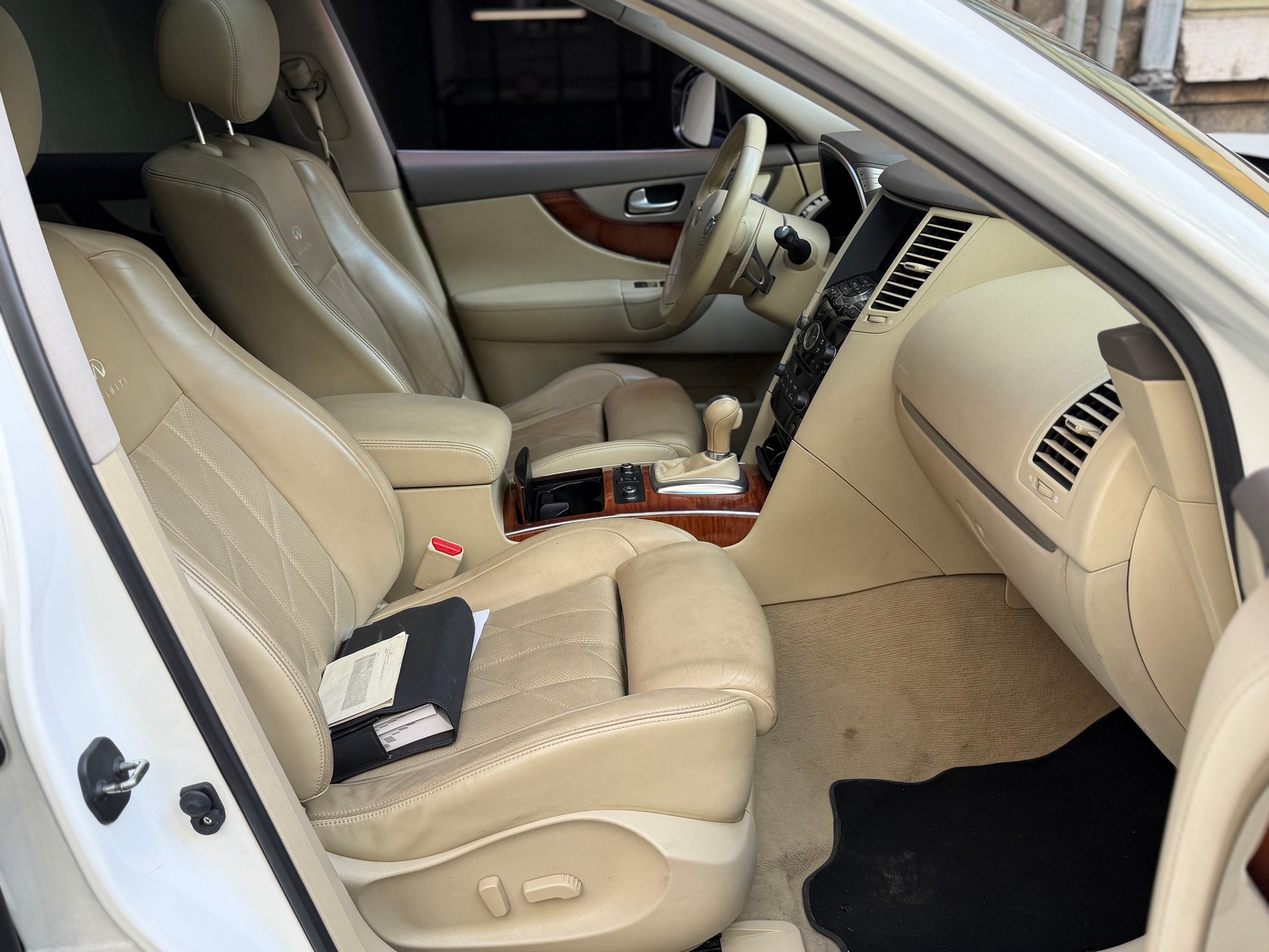 INFINITI FX30d GT Premium AWD Automatic-image-12