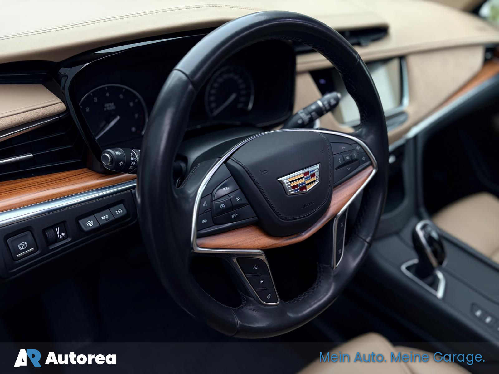 CADILLAC XT5 Crossover 3.6 Luxury Automatic-image-16
