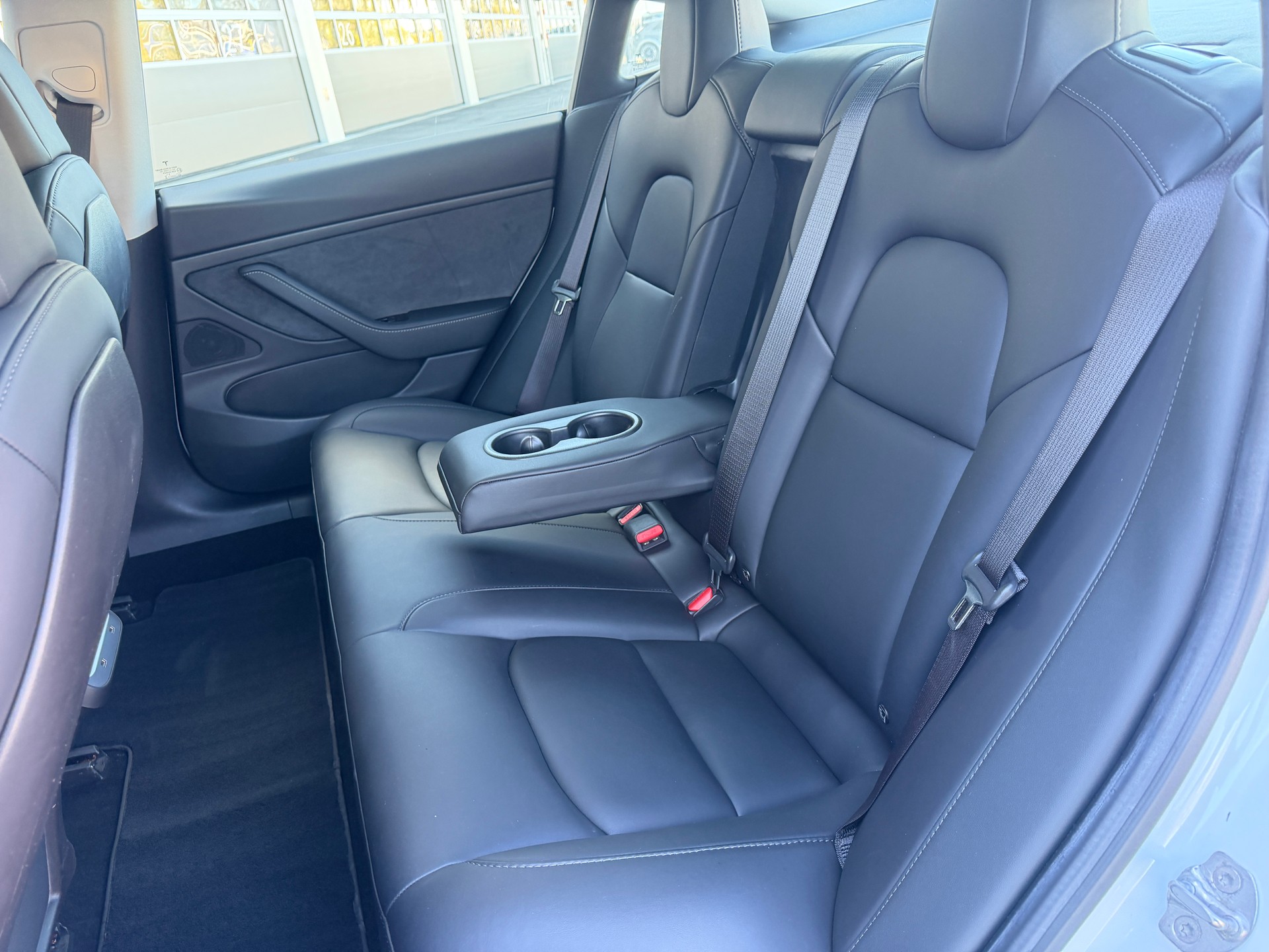 TESLA Model 3 Long Range Dual Motor AWD-image-7