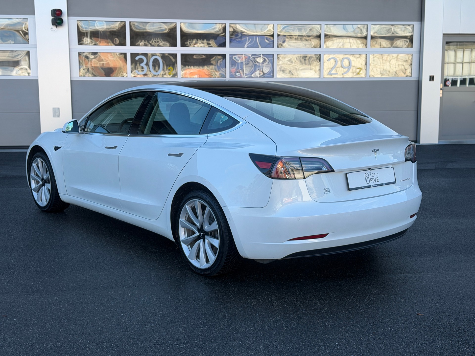 TESLA Model 3 Long Range Dual Motor AWD-image-3