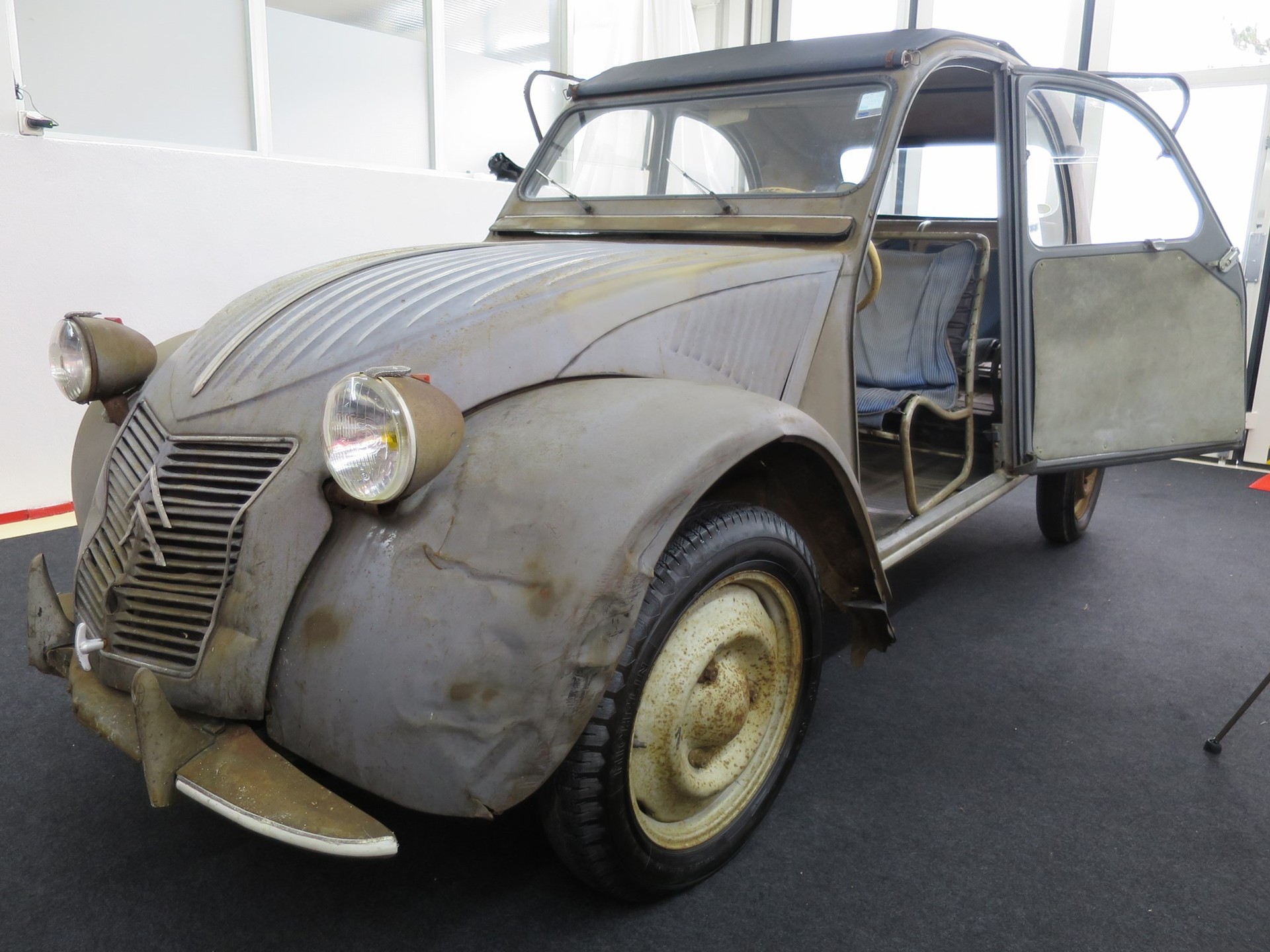 CITROEN 2CV AZ 12 PS. MODELL 1957. GUTER ZUSTAND NICHT VIEL ROST !! NETTO 8800.--image-4