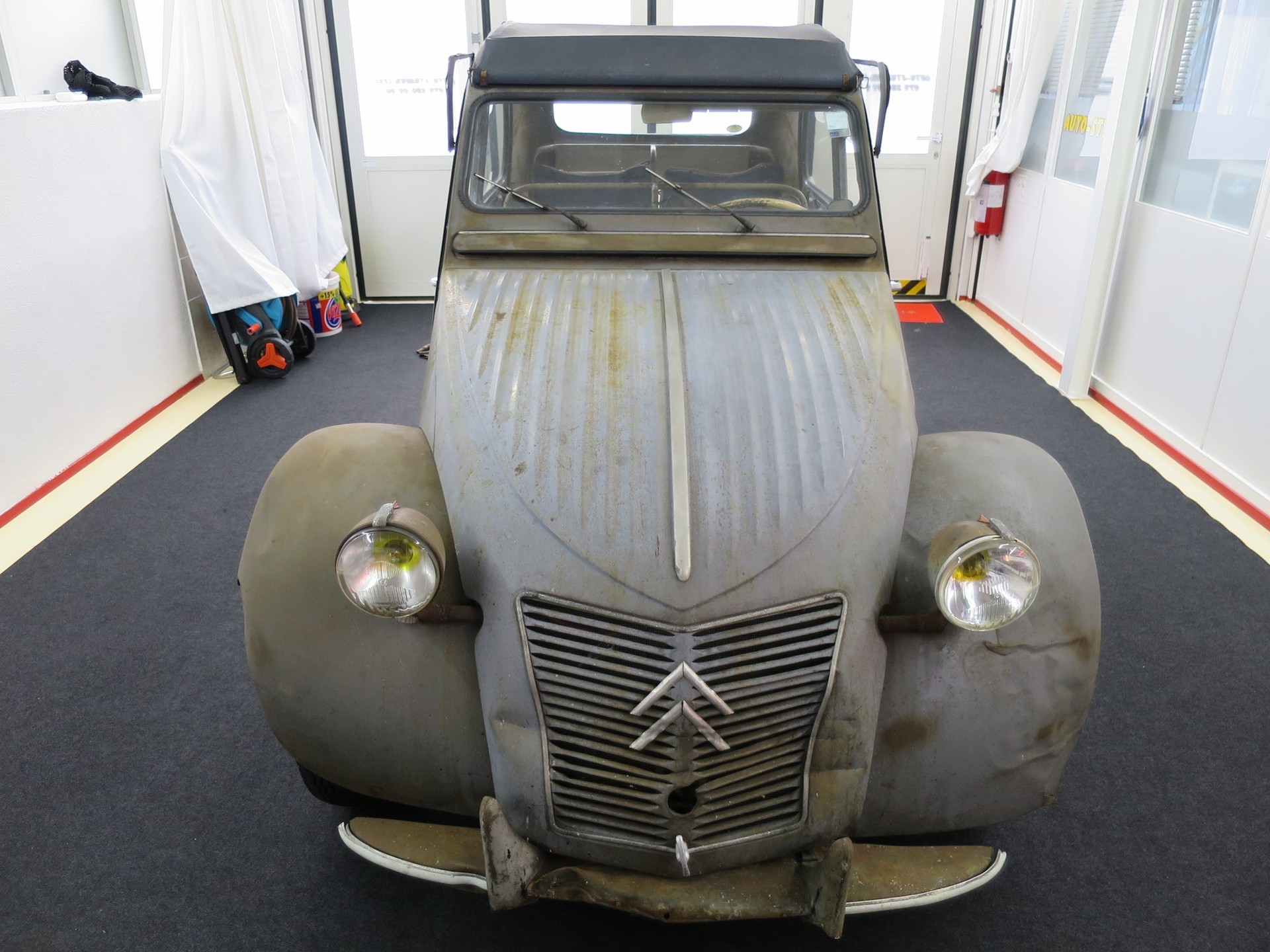CITROEN 2CV AZ 12 PS. MODELL 1957. GUTER ZUSTAND NICHT VIEL ROST !! NETTO 8800.--showroom-element-3