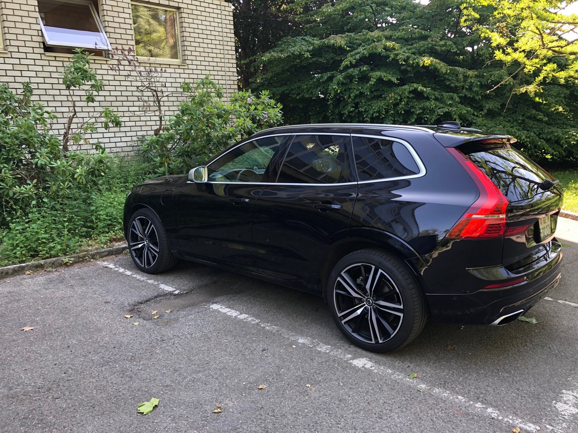 VOLVO XC60 T8 AWD R-Design Geartronic-image-3