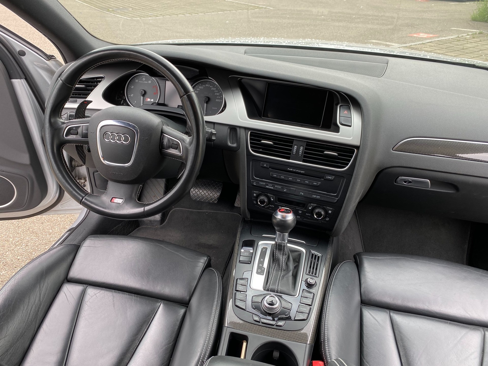 AUDI S4 3.0 TFSI quattro S-tronic-image-3