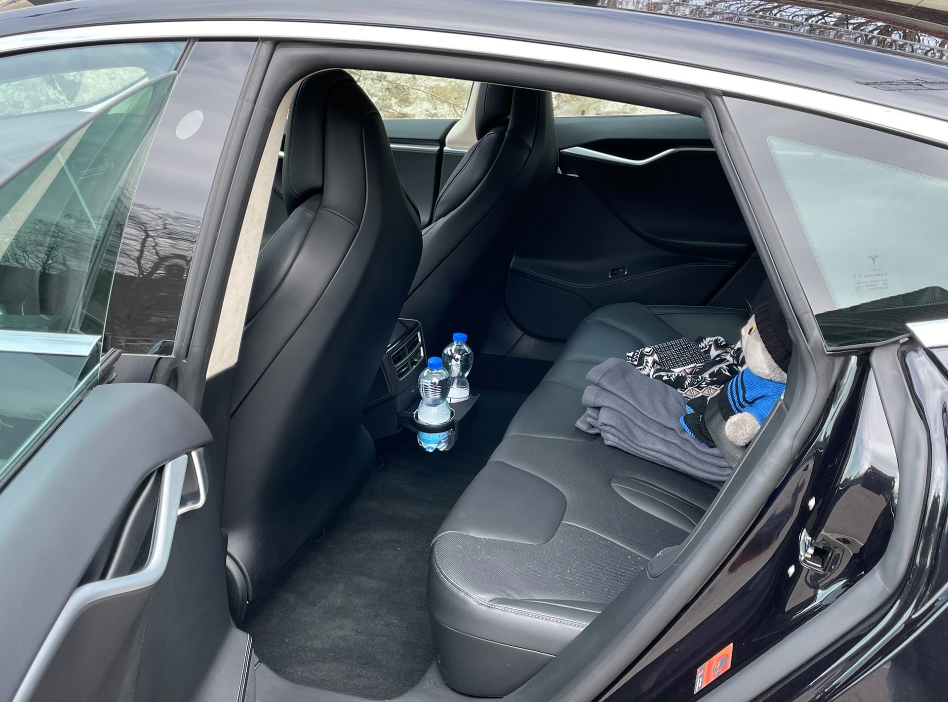 TESLA Model S 90 D-image-5