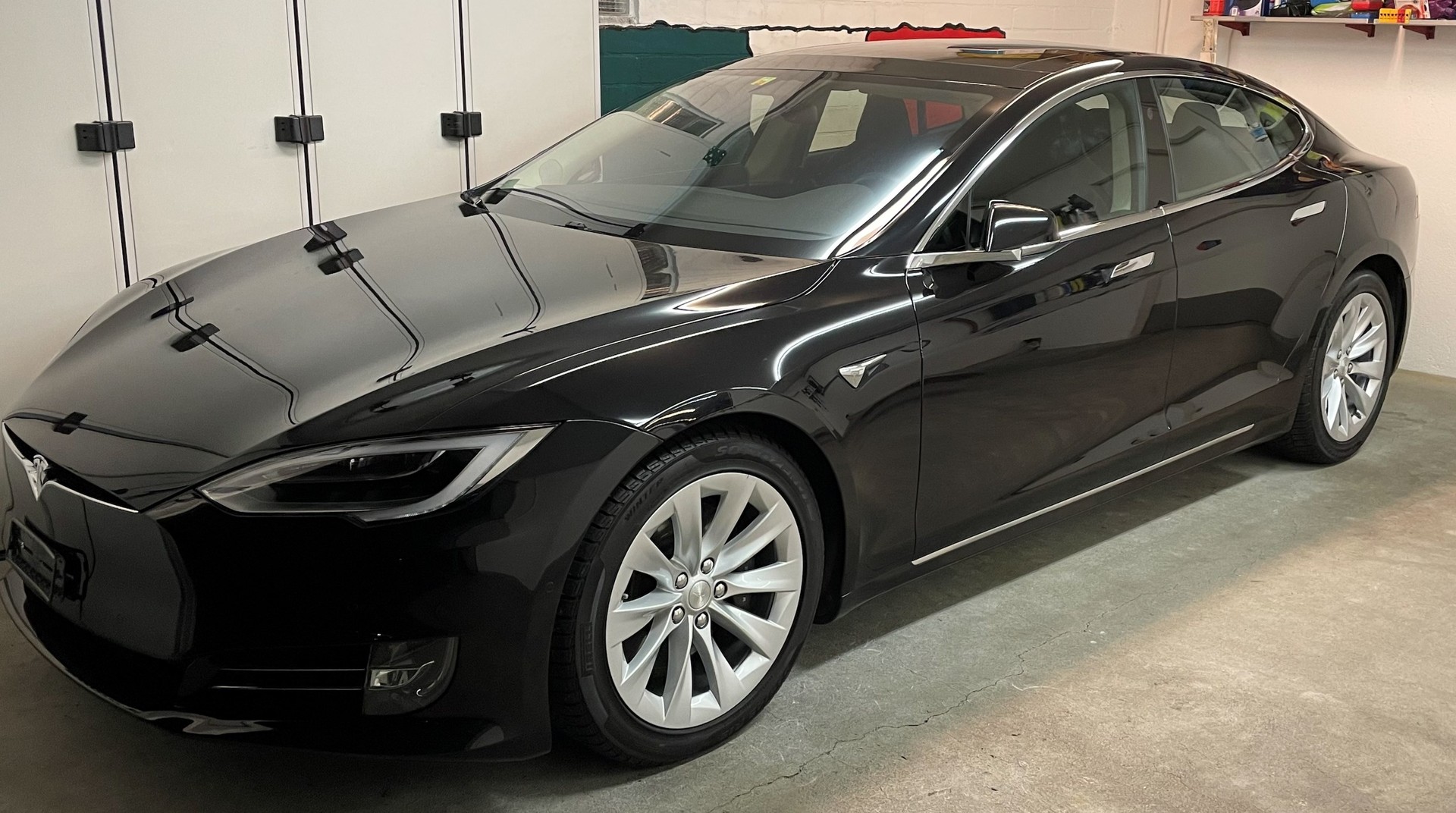 TESLA Model S 90 D-image-3