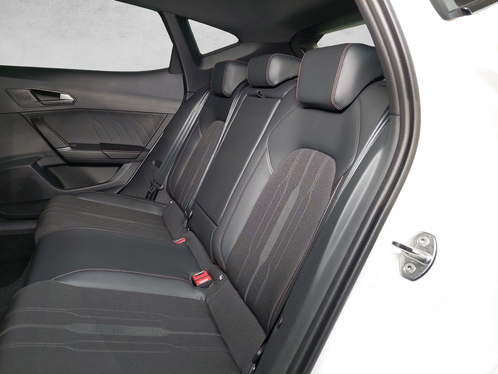 CUPRA Formentor 1.5 TSI Inicio DSG-image-8