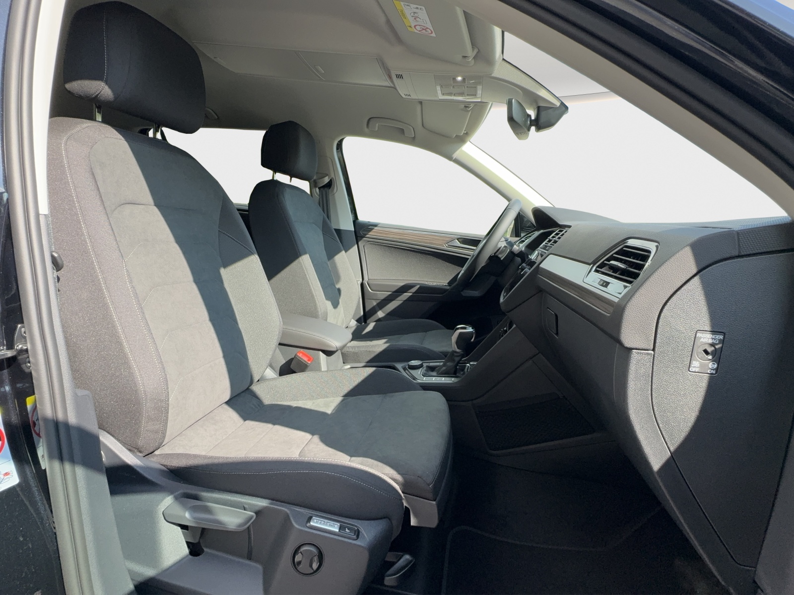 VW Tiguan Allspace 2.0TSI Elegance 4Motion DSG-image-9