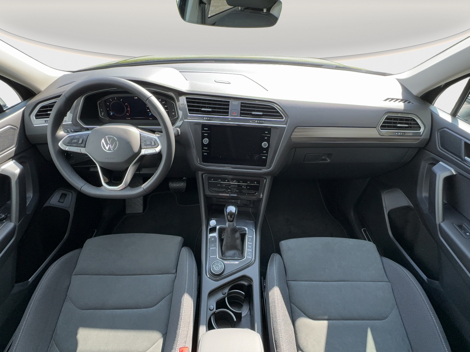 VW Tiguan Allspace 2.0TSI Elegance 4Motion DSG-image-10
