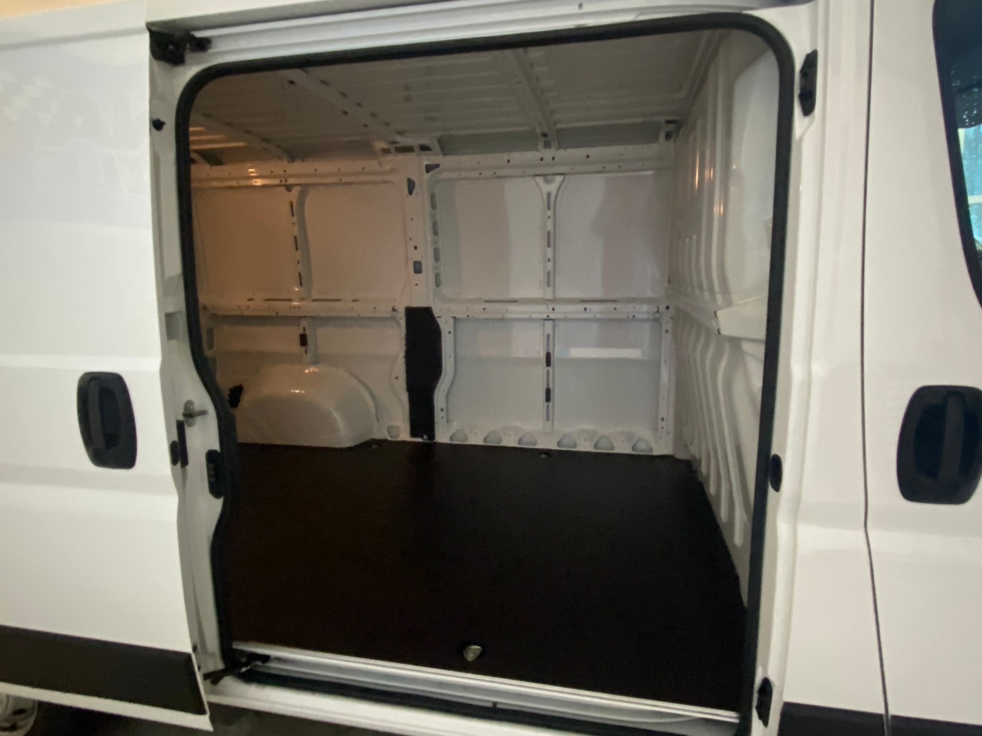 CITROEN Jumper 30 2.2 BlueHDi 120 Control L2H1-image-12