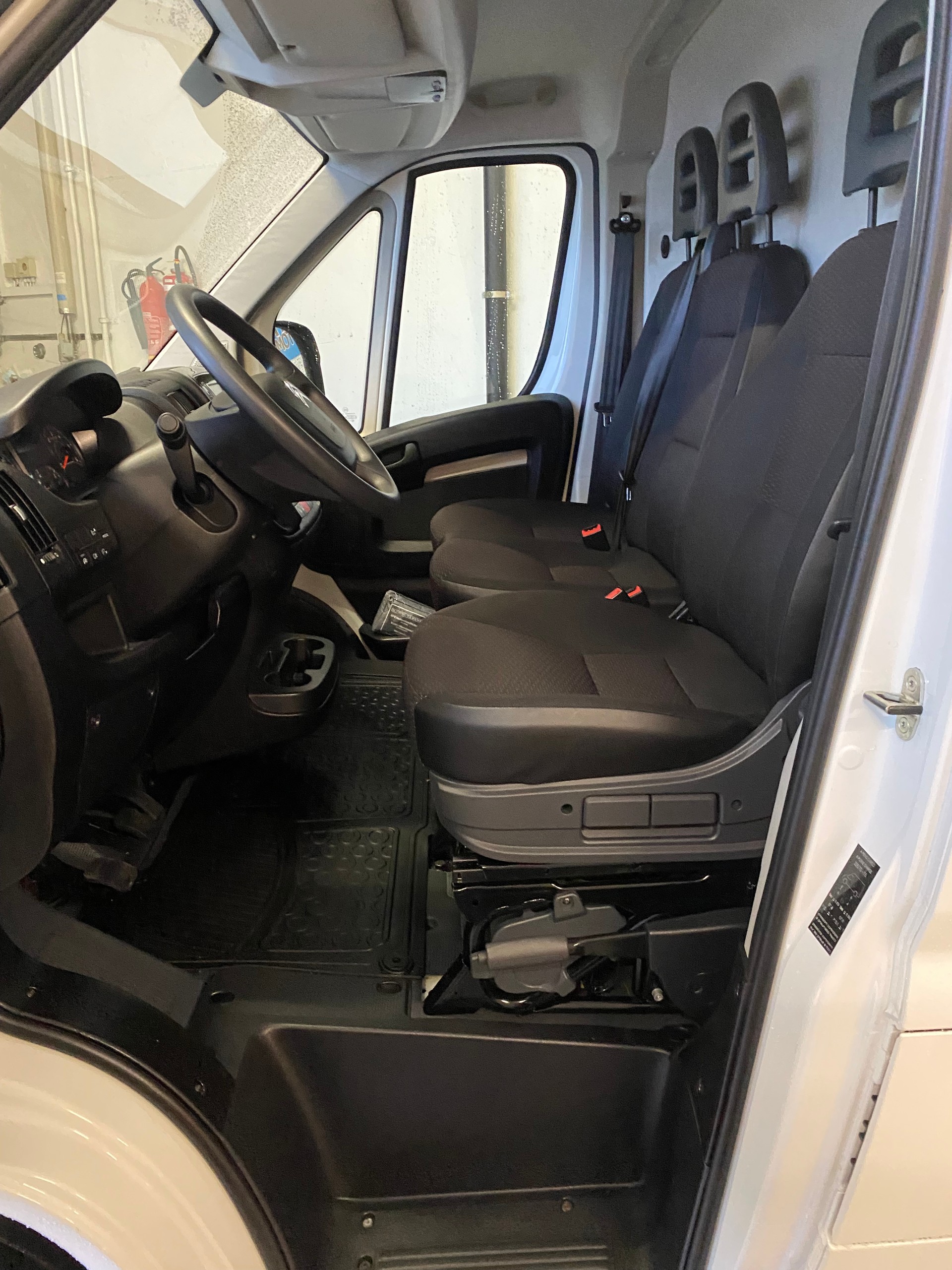CITROEN Jumper 30 2.2 BlueHDi 120 Control L2H1-image-6