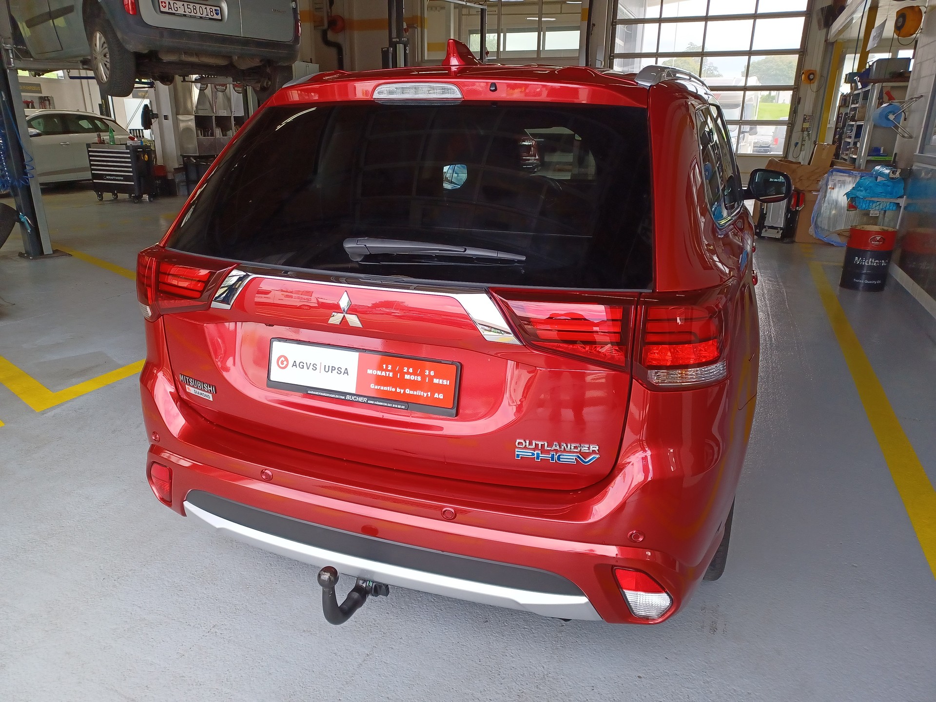 MITSUBISHI Outlander 2.0 PHEV Diamond 4WD Automatic-image-2