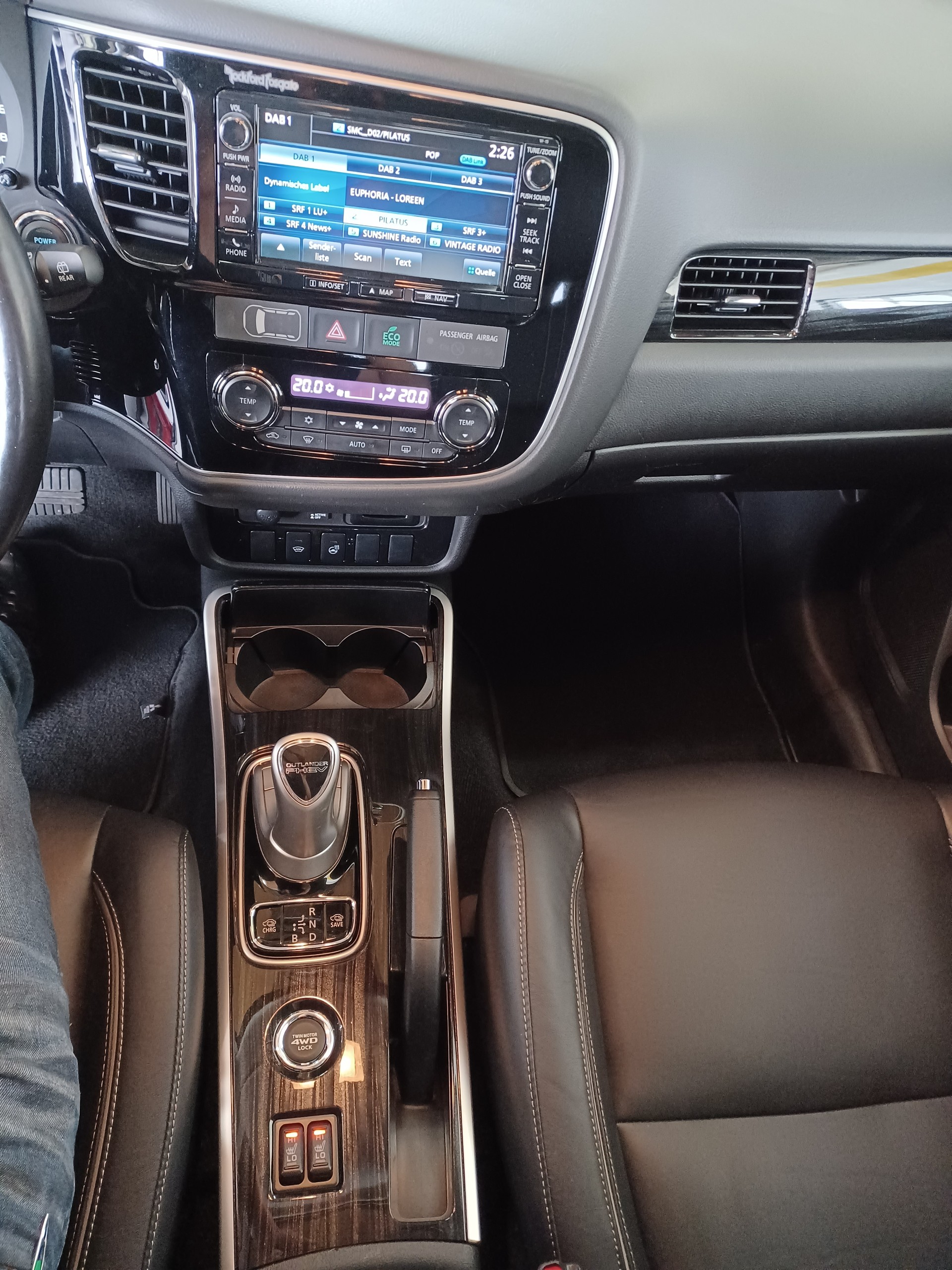 MITSUBISHI Outlander 2.0 PHEV Diamond 4WD Automatic-image-8
