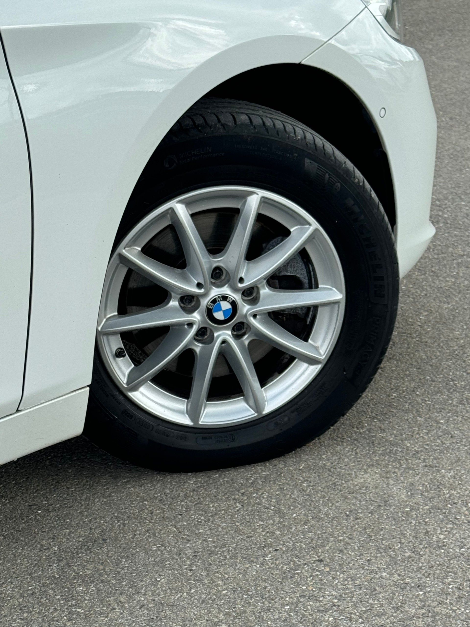 BMW 218d Gran Tourer Luxury Line Steptronic-image-4